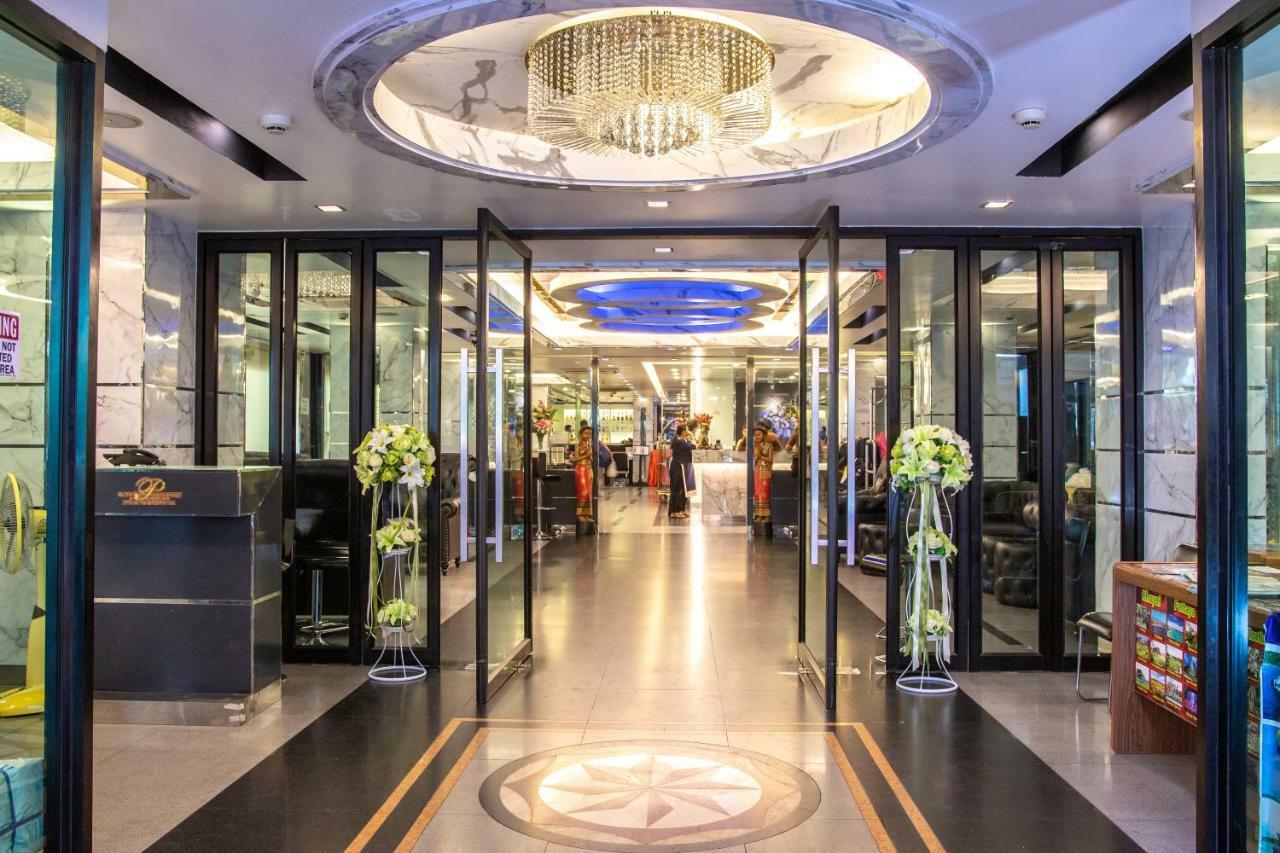 Gusto Pratunam Hotel Bangkok Exterior foto