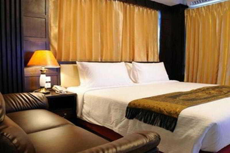 Gusto Pratunam Hotel Bangkok Exterior foto